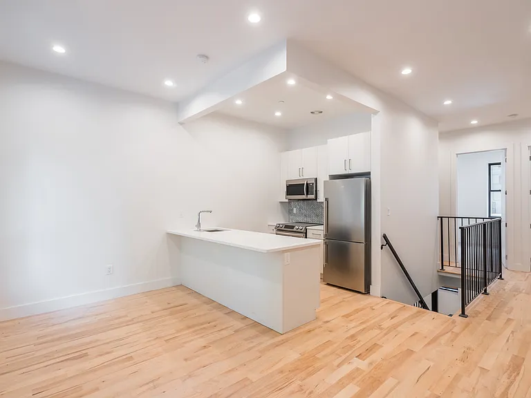 337 S 4th St #1 — Photo 1