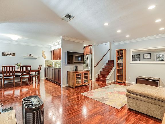2nd image of 3824 Panda Ln