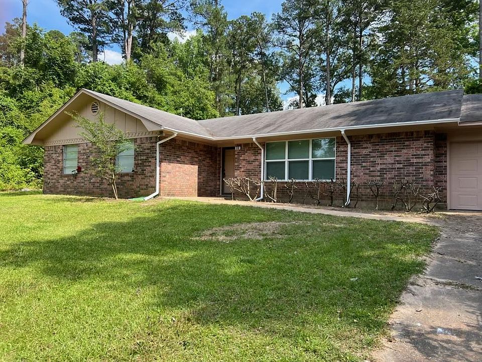 1st image of 310 Live Oak Dr