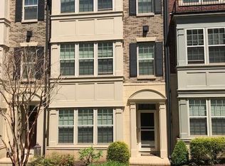 605 Sprintsail Way #66, Oxon Hill, MD 20745