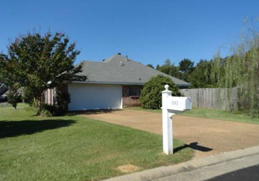 2nd image of 1043 Spanish Oak Dr