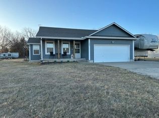 903 East St, Garden City, MO 64747