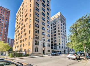 1755 E 55th St APT 301, Chicago, IL 60615