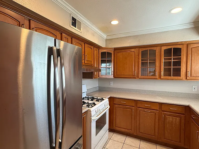 1122 Cleghorn Dr #E — Photo 7