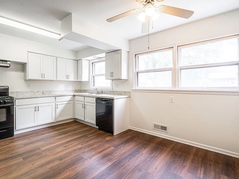 422 Gascoigne Dr — Photo 5