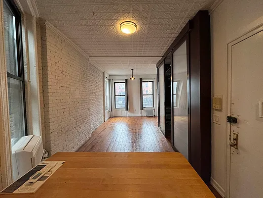 Rented by Bond New York | media 6