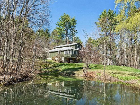 2nd image of 115 Horseshoe Drive