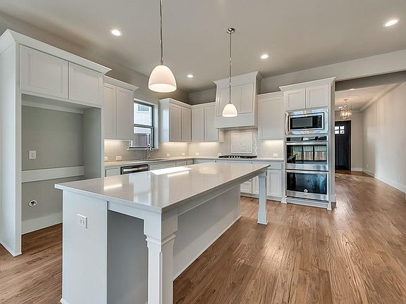4th image of 10418 Wintergreen Dr