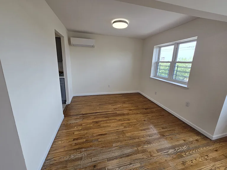 2515 Hone Ave #3 — Photo 11