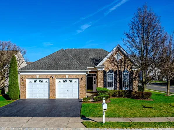 13 Crooked Stick Pl, Monroe Township, NJ 08831