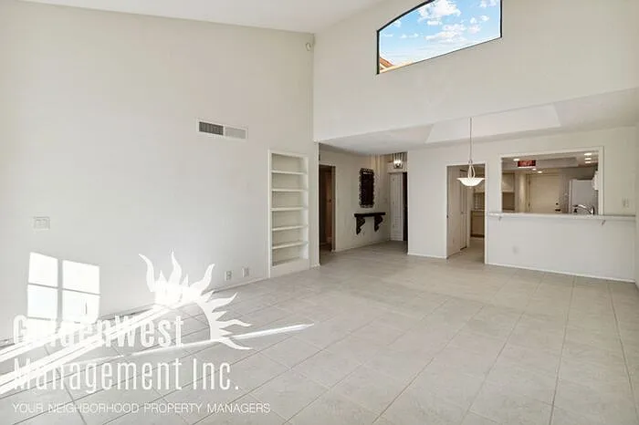2441 E Rancho Dr — Photo 9