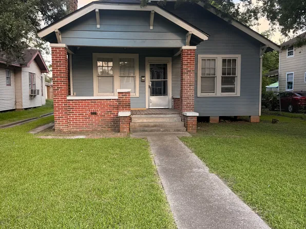 3216 6th St, Port Arthur, TX 77642