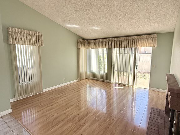 4th image of 28088 Orangegrove Ave