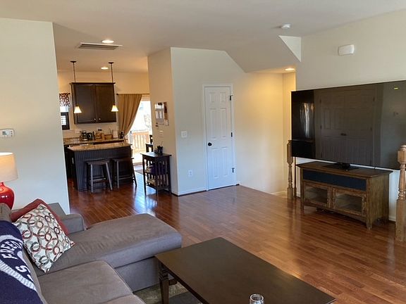 5th image of 2204 Mallard Landing Dr