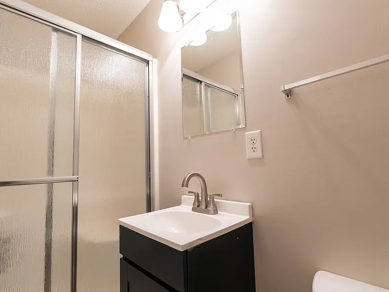 225 Springfield Cir #B — Photo 7