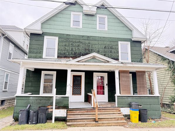 32 Farr Ave