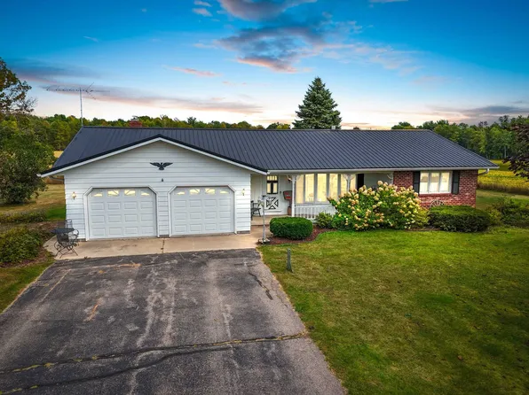 7974 N Porcupine Lake Rd, Lena, WI 54139