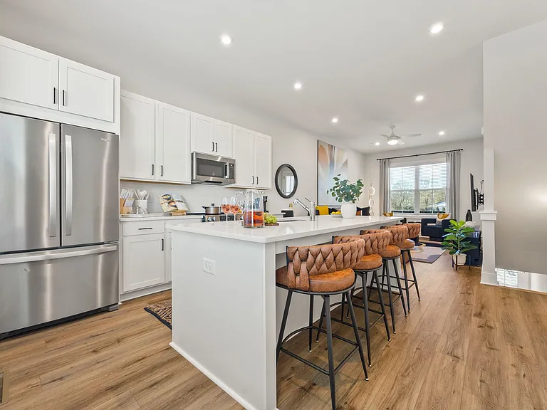 1427 Hazy Way SE — Photo 2