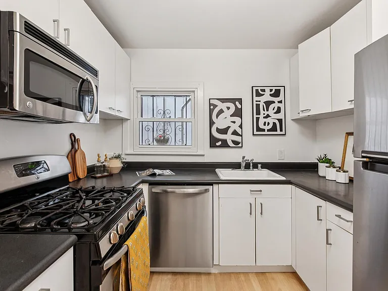 2051 Scott St #101 — Photo 15