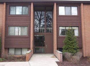 911 Canyon View Rd APT 211, Northfield, OH 44067
