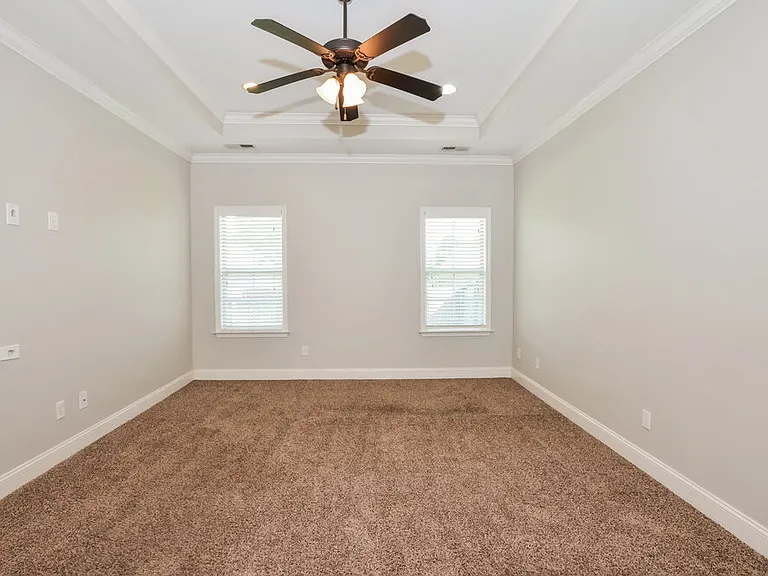 2647 Champion Hills Dr — Photo 12