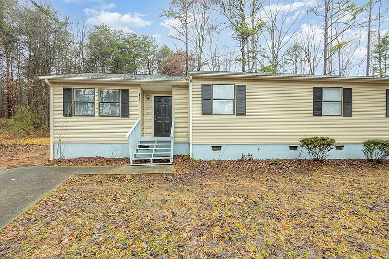 3 bed, 2.0 bath, 1187 sqft, $1,650 — Photo 4