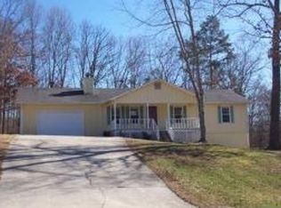 1052 Laura Dr, Dalton, GA 30721