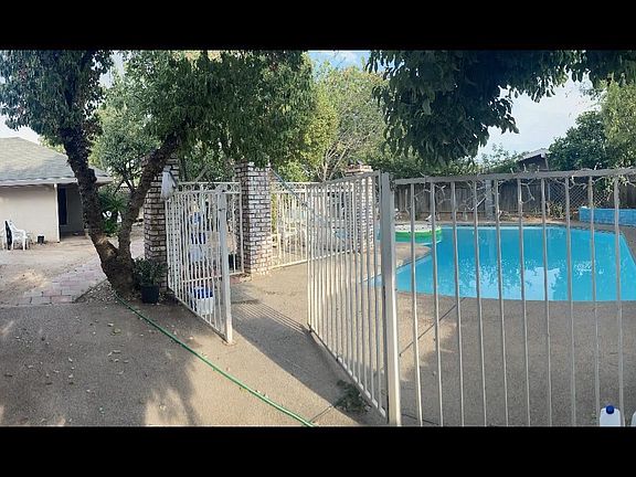 5th image of 701 W Magill Ave
