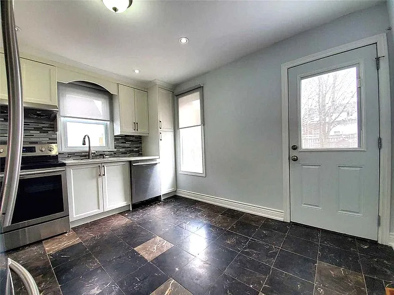 253 Sinclair Ave — Photo 16