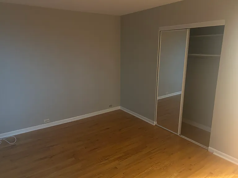 5649-50 N Sheridan Rd #2A — Photo 12