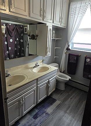 Main bathroom
