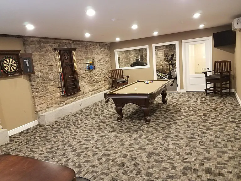 114 E University St #9 — Photo 11