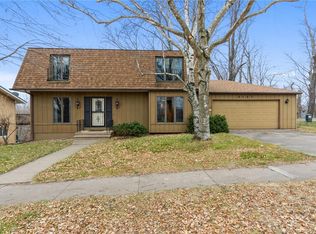 3127 Blue Ridge Ct NE, Cedar Rapids, IA 52402