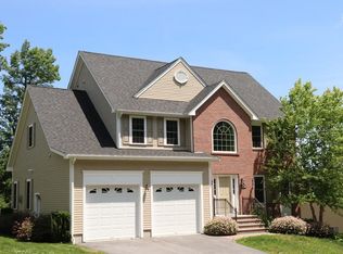 16 Whisper Dr, Worcester, MA 01609