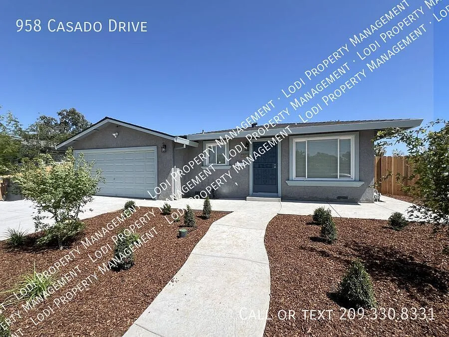 958 Casado Dr photo 1