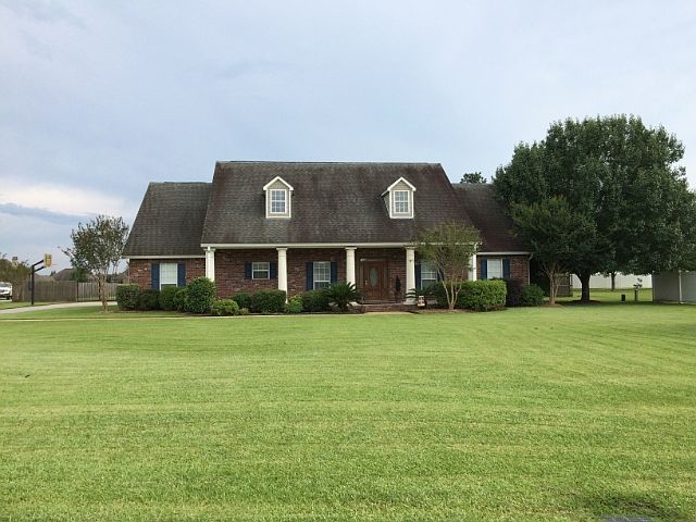 1st image of 10082 Meadow Ln
