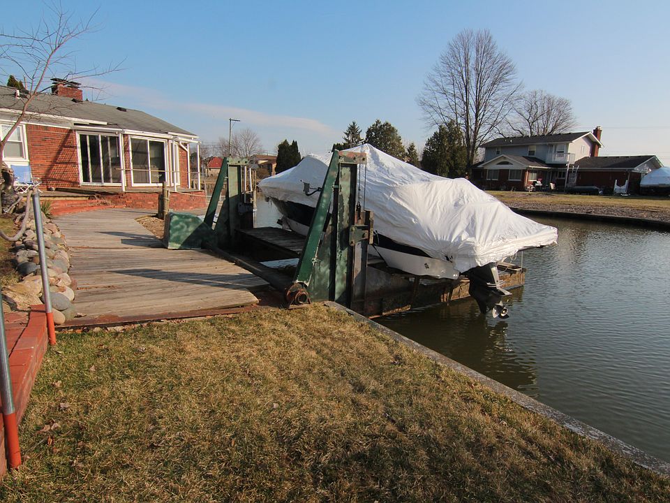 1st image of 41221 Bayhaven Dr