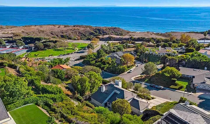 3824 Malibu Country Dr — Photo 39