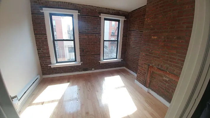 Rented by Downtown Mgt & Realty LLC | media 23