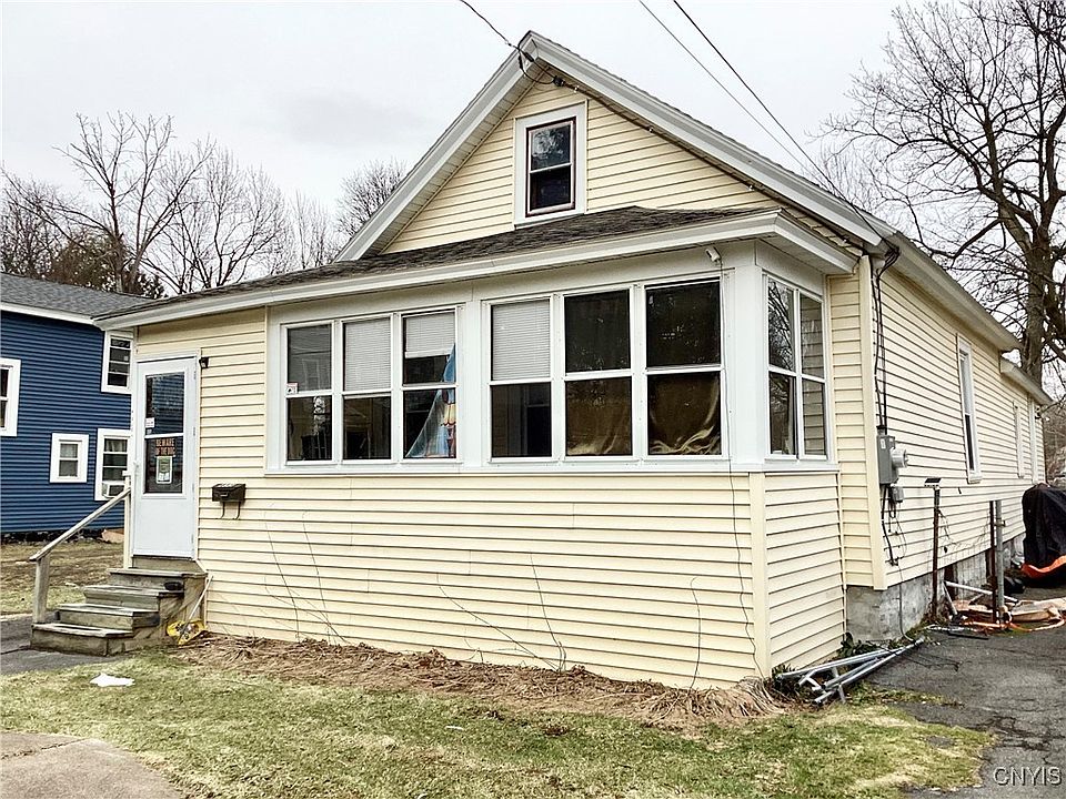 1st image of 455 Rich St