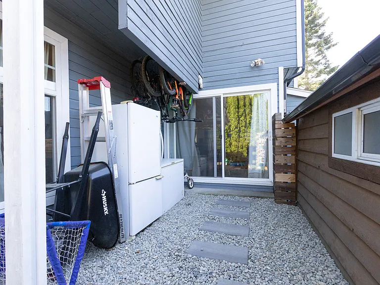 21573 Cherrington Ave — Photo 17