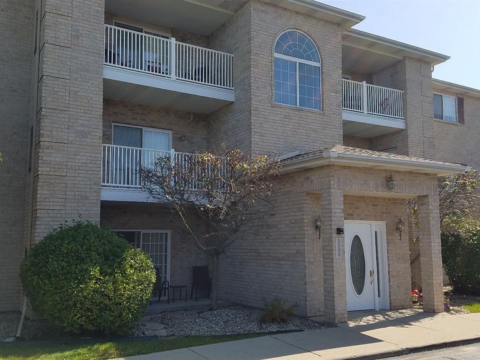 1st image of 2039 W 75th Pl Unit 15
