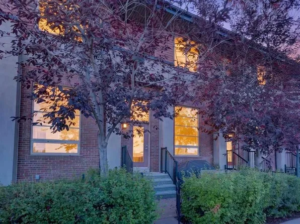 73 N Aspen Hills Ter SW, Calgary, AB T3H 0P4