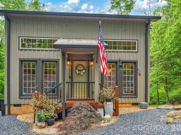 38 Macey Dr, Nebo, NC 28761