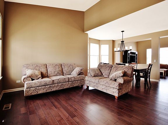 4th image of 831 Verdi Ct