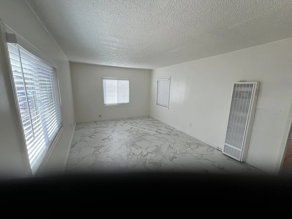 Building Photo - 554 S Willow Avenueunit #1