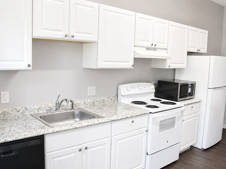 2118 E Hoffman St — Photo 14