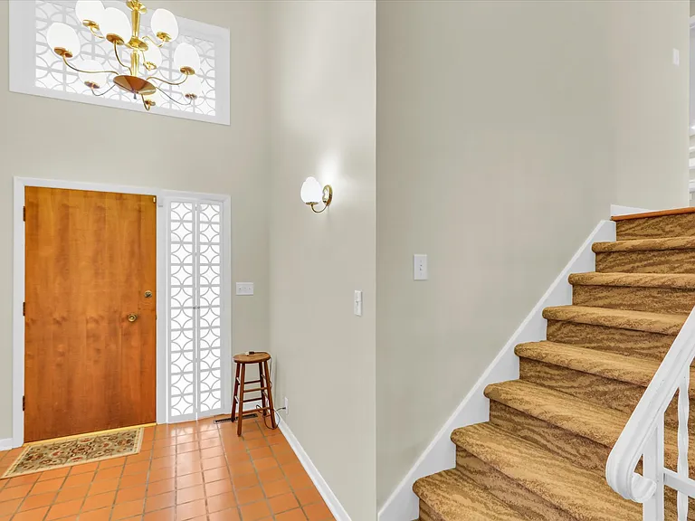 1803 Golfview Dr — Photo 9