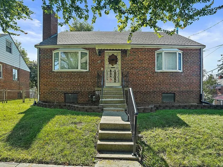 813 Hilltop Ter SE — Photo 35