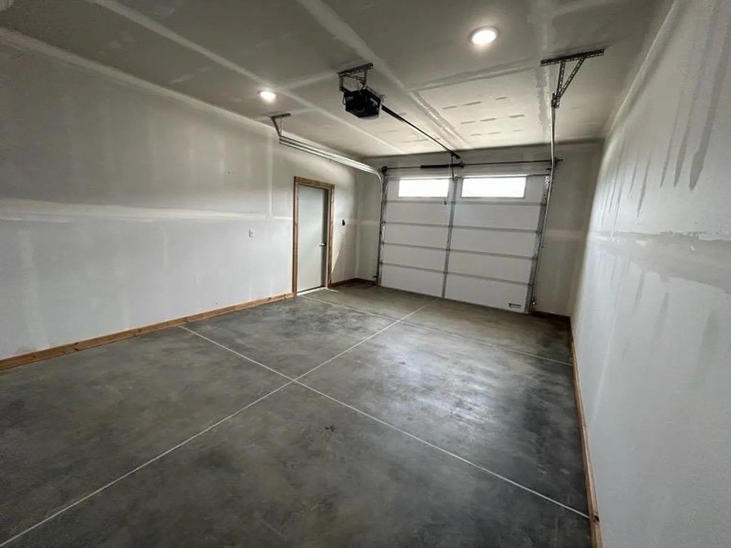 Beautiful newly built 3 bed 2 bath home — Photo 2